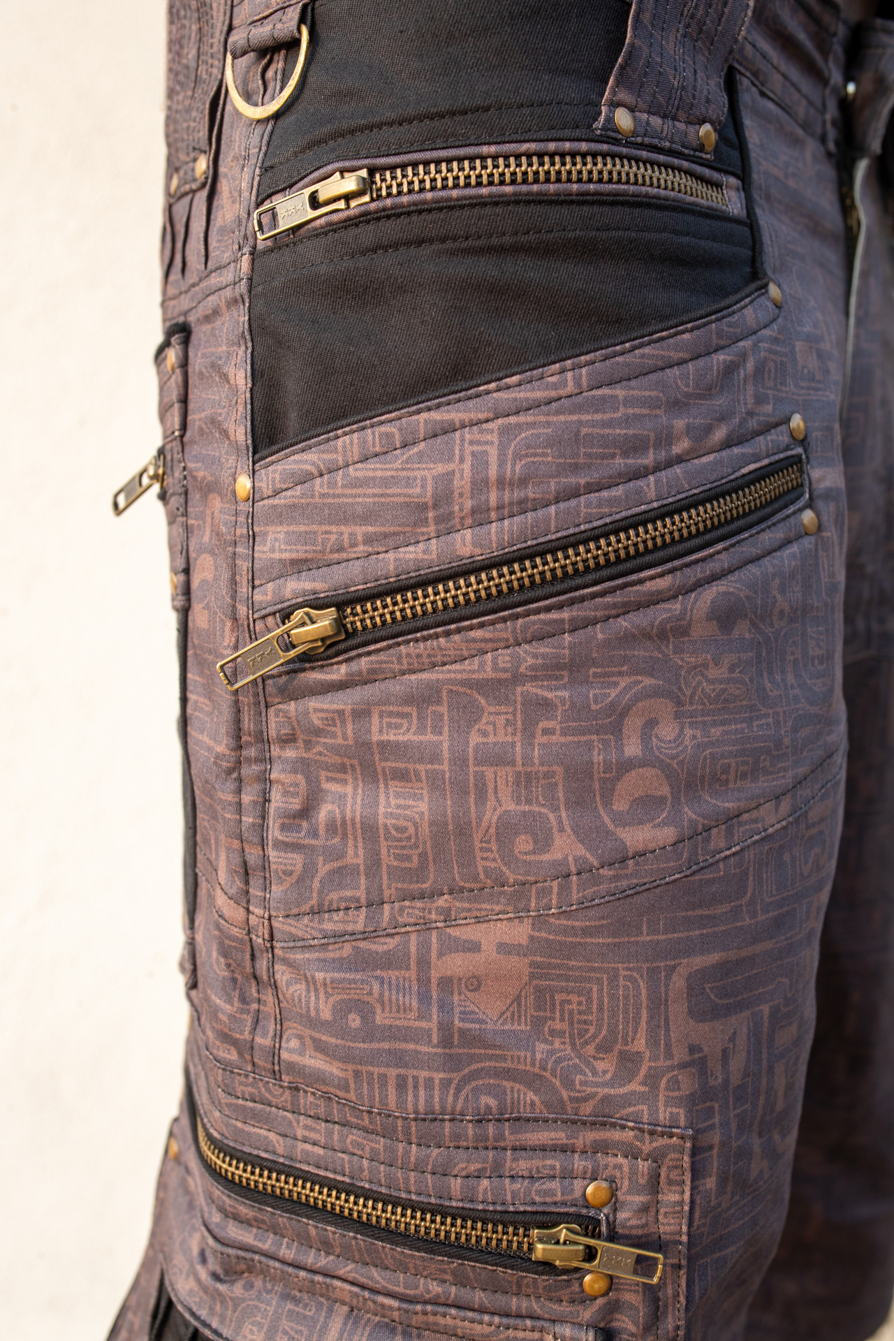 Future Nomad Igama Convertible Cargo Pants / Zip Off Cargo Shorts